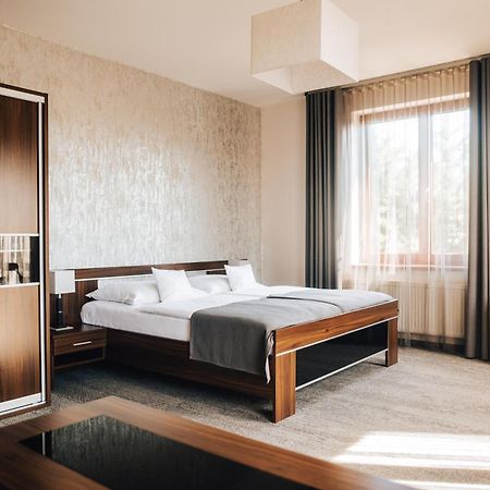 Hotel Elegance Sumperk Ngoại thất bức ảnh