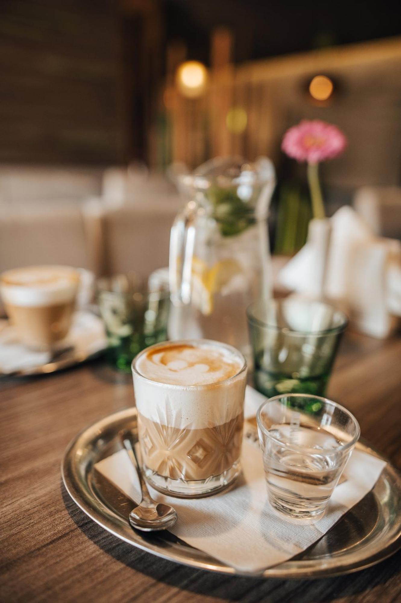 Hotel Elegance Sumperk Ngoại thất bức ảnh